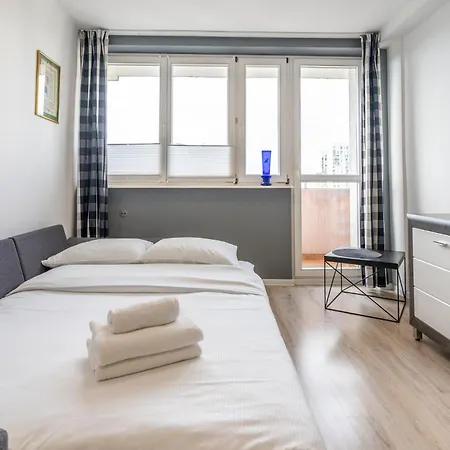 Spodek Inviting Apartment *